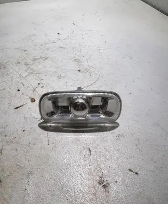 Audi A6 S6 C6 4F Front fender indicator light 8E0949127
