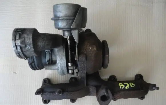 Volkswagen PASSAT B6 Turbo 038253014G