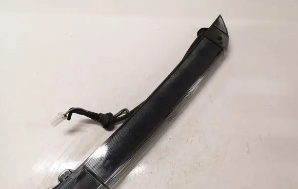 Mitsubishi Grandis Third/center stoplight P3505