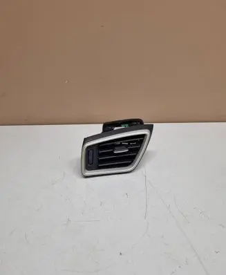 Nissan Qashqai Dashboard side air vent grill/cover trim 687614EH0A