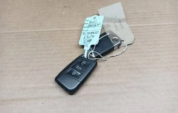 Volkswagen PASSAT B8 Ignition key/card 