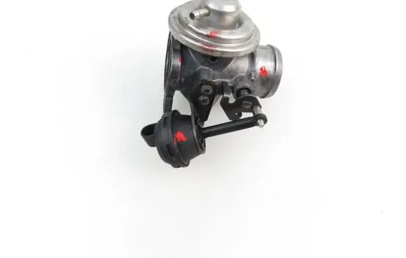 Volkswagen Golf IV EGR valve 038131501E