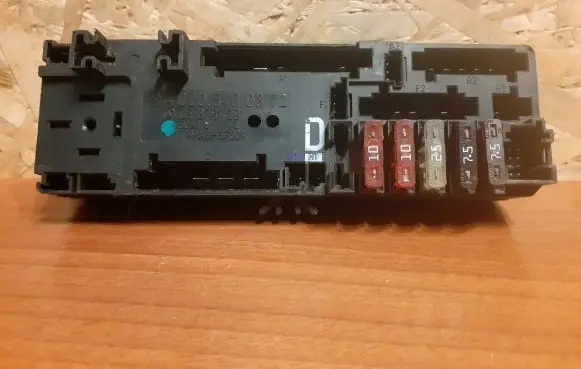 Mercedes-Benz E W210 Fuse box set 05376120 1396