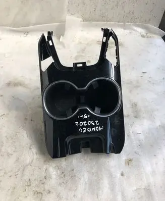 Cup holder front