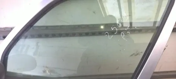 Citroen Xsara Picasso Front door window glass four-door