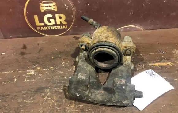 Volkswagen Golf IV Front brake caliper