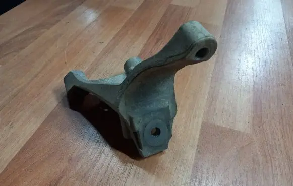 Audi A6 S6 C6 4F Engine mounting bracket 4F0199307AE