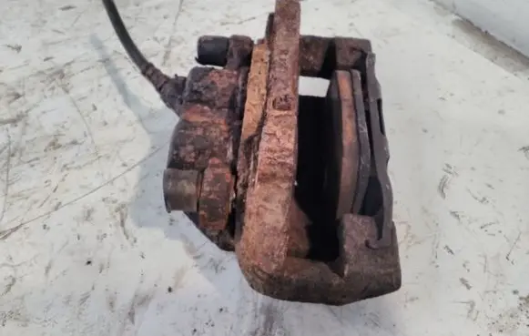 Volvo XC60 Front brake caliper