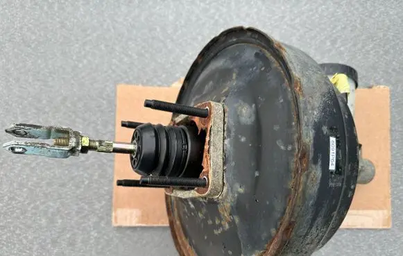 Nissan Patrol Y60 Brake booster 4721032J00 4601002J00