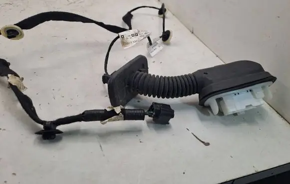 Dacia Sandero III Rear door wiring loom 241265837R 242106772R