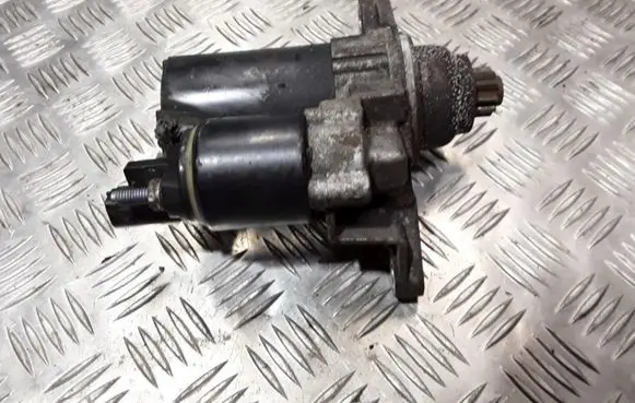Volkswagen Golf V Starter motor 02T911023 001120406
