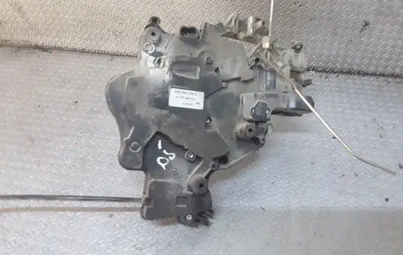 Volkswagen Caddy Sliding door lock 2K0843654E