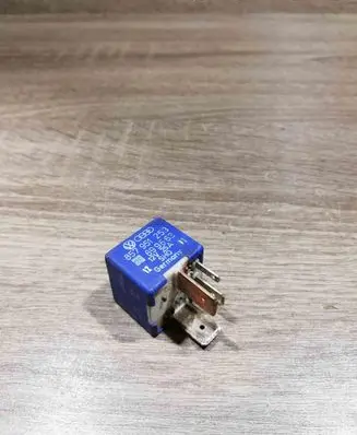 Volkswagen Golf III Other relay 857951253 899663 67BLUE