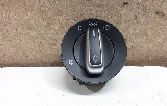 Volkswagen Golf VI Light switch 3C8941431B