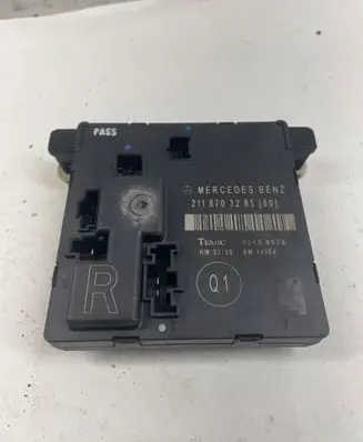 Mercedes-Benz E W211 Door control unit/module 2118703285 00406079