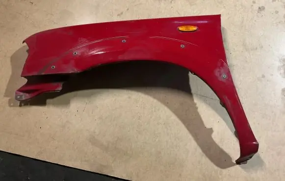Nissan Navara D22 Fender