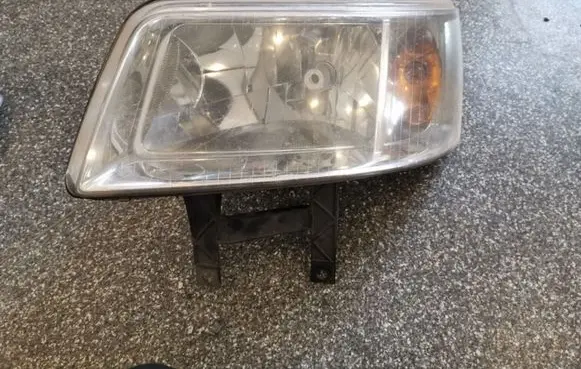 Volkswagen Transporter - Caravelle T5 Headlight/headlamp