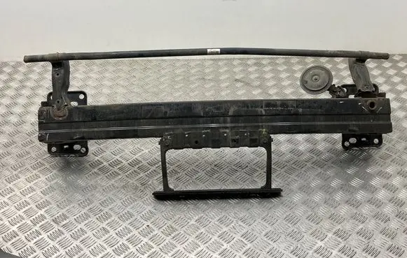 Hyundai i30 Front bumper cross member 