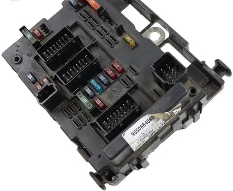 Peugeot 307 Fuse module 9650664080