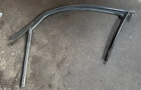 Front door rubber seal