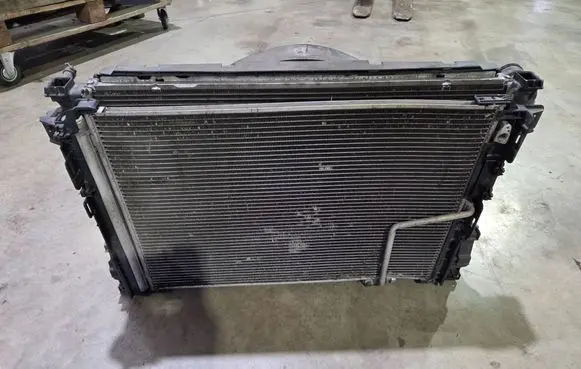 Mercedes-Benz E W212 Radiator set A2045000554