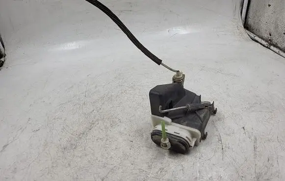 Audi A6 S6 C4 4A Rear door lock 4A0839016