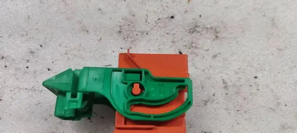 Mitsubishi Outlander Battery relay fuse 