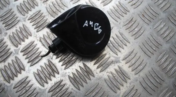 Audi A4 S4 B6 8E 8H Horn signal 8E0951221