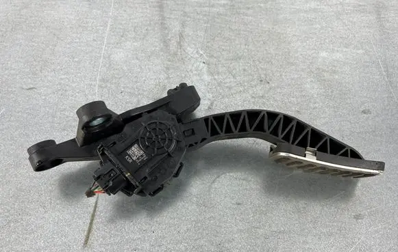 Hyundai Ioniq Accelerator throttle pedal 3274003100