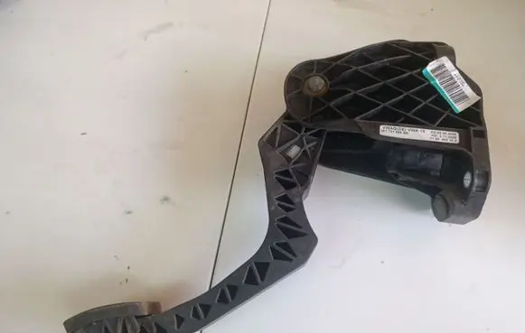 Skoda Octavia Mk2 (1Z) Clutch pedal 1K1721059BH