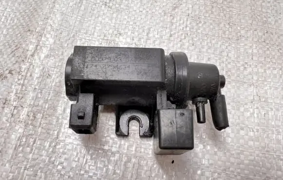 BMW 5 E60 E61 Turbo solenoid valve 7796634