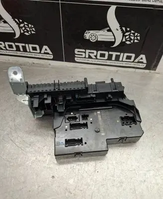 Mercedes-Benz C W204 Fuse module 2049005601 5DK00922585 2049011901