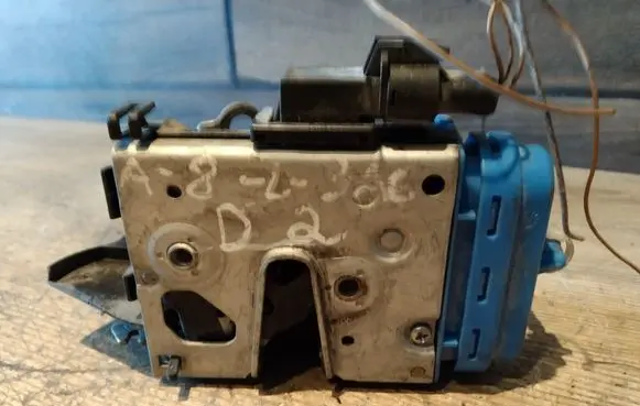 Audi A8 S8 D2 4D Rear door lock