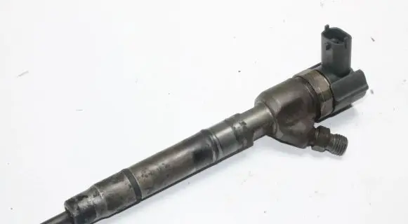 Hyundai i40 Fuel injector 338002A800