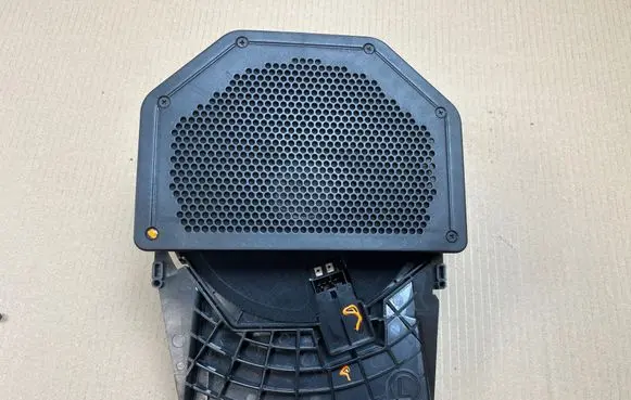 BMW X1 E84 Subwoofer speaker 9204785