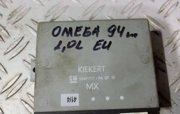 Opel Omega B1 Door central lock control unit/module 90491727
