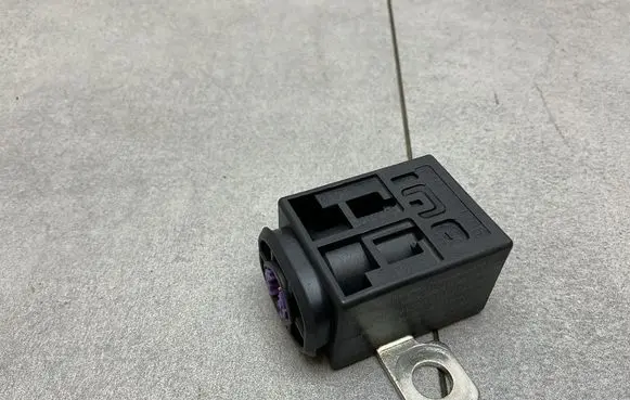 Audi A4 S4 B8 8K Battery relay fuse 4F0915519