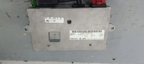 Audi A8 S8 D3 4E MMI control unit 4E0035729A