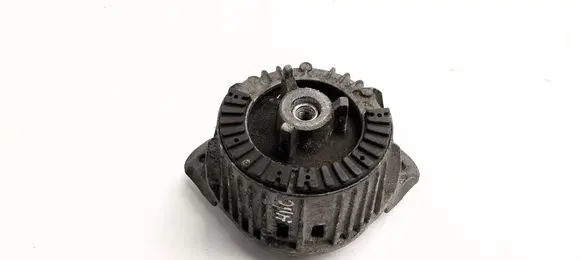 Mercedes-Benz C W204 Engine mount bracket A2042404717