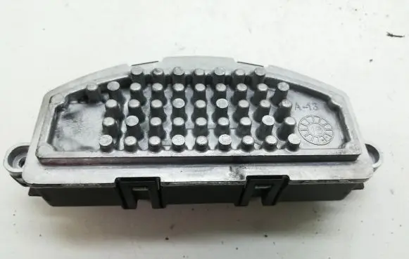 Volkswagen PASSAT B8 Heater blower motor/fan resistor 3Q0907521A