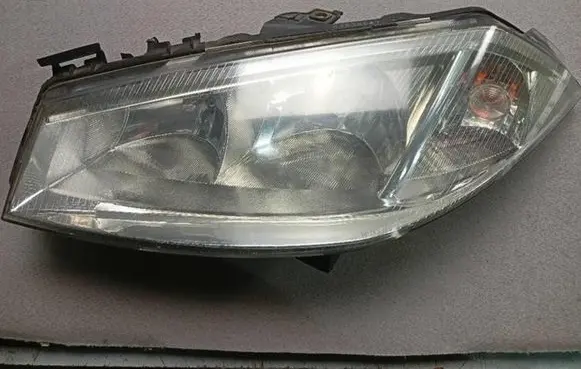 Renault Megane II Headlight/headlamp 085511142L