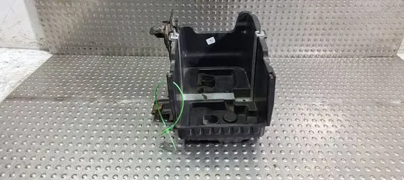 Battery box tray