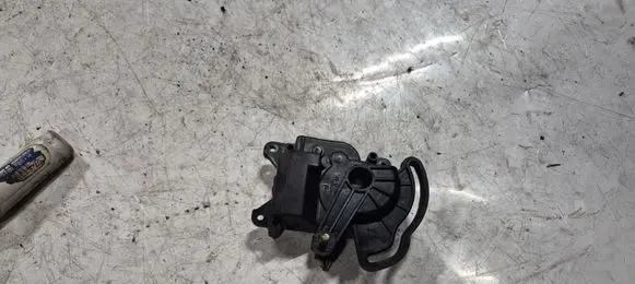 Toyota Avensis Verso Air flap motor/actuator 0637008600