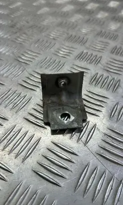 Volkswagen PASSAT B8 Fender mounting bracket 3G0809471