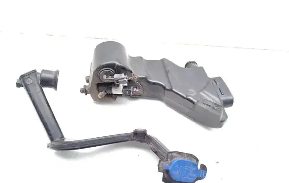 Mercedes-Benz C W205 Windshield washer fluid reservoir/tank A2058600164 A20586008 A2058690400