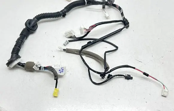 Subaru Legacy Front door wiring loom 81820AL25A