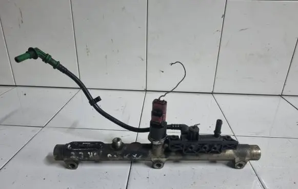 Peugeot 607 Fuel main line pipe 0445214017 010855L1