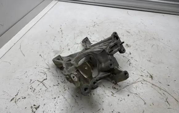 Audi A4 S4 B9 Engine mounting bracket 8W0399296E 180117202914