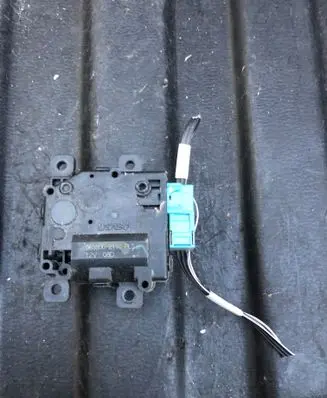 Lexus IS III XE30 Air flap motor/actuator 0638002110