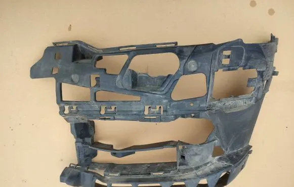 BMW 5 G30 G31 Front bumper mounting bracket 7385345 51117385345